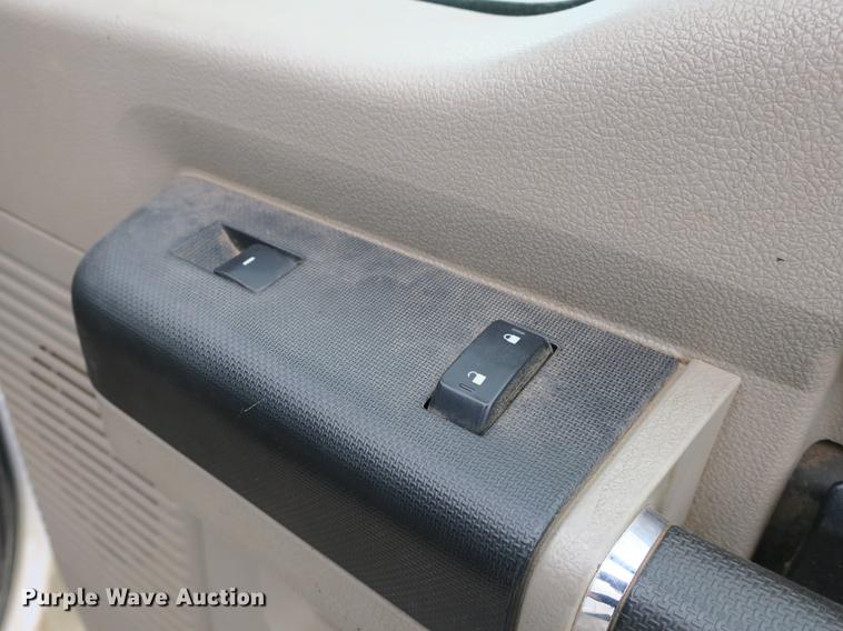 image for item DB8989 2008 Ford F250 Super Duty XL SuperCab pickup truck