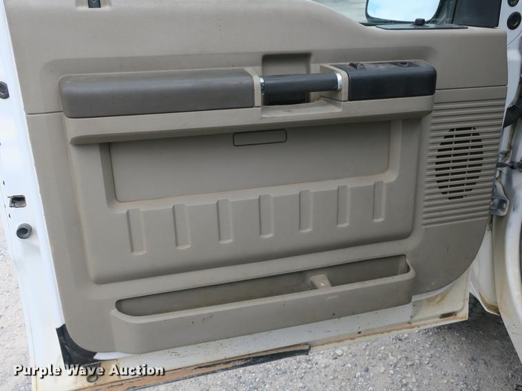 image for item DB8989 2008 Ford F250 Super Duty XL SuperCab pickup truck