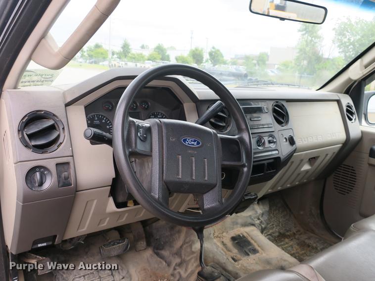 image for item DB8989 2008 Ford F250 Super Duty XL SuperCab pickup truck