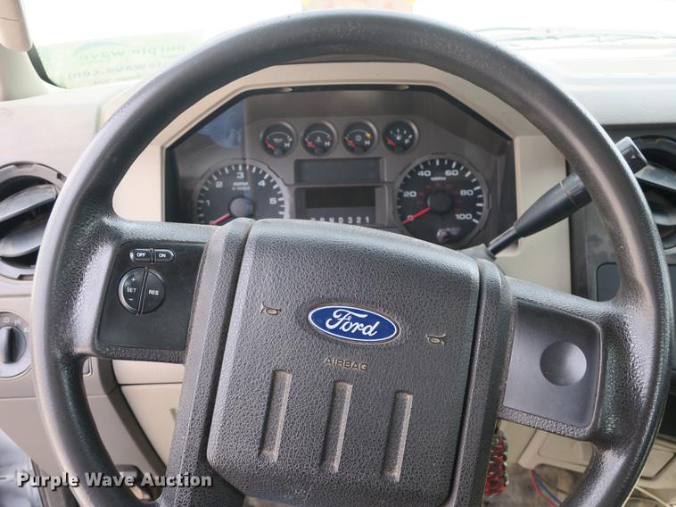 image for item DB8989 2008 Ford F250 Super Duty XL SuperCab pickup truck