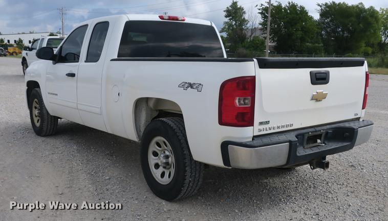 image for item DB8990 2011 Chevrolet Silverado 1500 Ext. Cab pickup truck