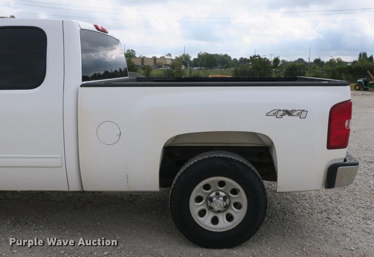 image for item DB8990 2011 Chevrolet Silverado 1500 Ext. Cab pickup truck