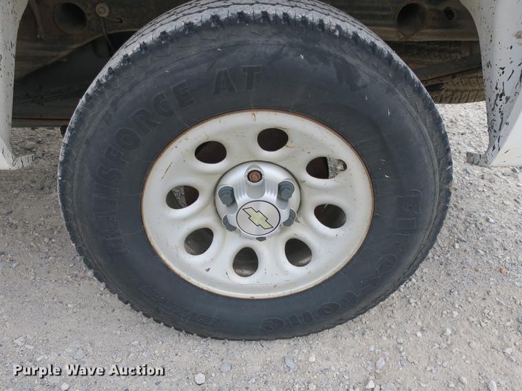 image for item DB8990 2011 Chevrolet Silverado 1500 Ext. Cab pickup truck