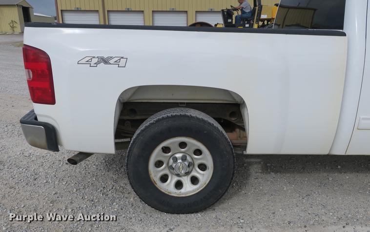 image for item DB8990 2011 Chevrolet Silverado 1500 Ext. Cab pickup truck