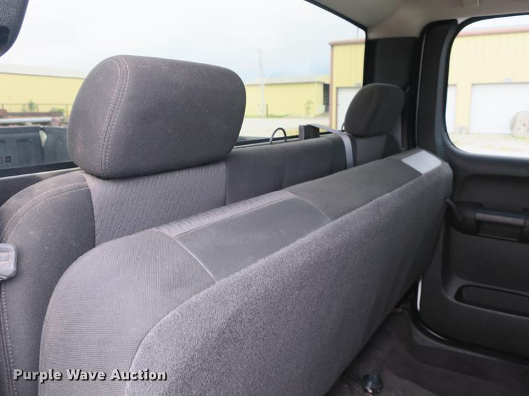 image for item DB8990 2011 Chevrolet Silverado 1500 Ext. Cab pickup truck