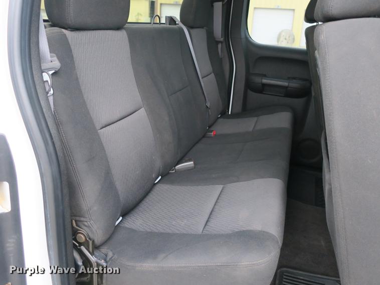 image for item DB8990 2011 Chevrolet Silverado 1500 Ext. Cab pickup truck