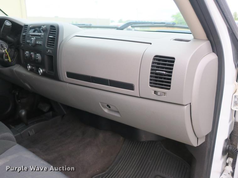 image for item DB8990 2011 Chevrolet Silverado 1500 Ext. Cab pickup truck