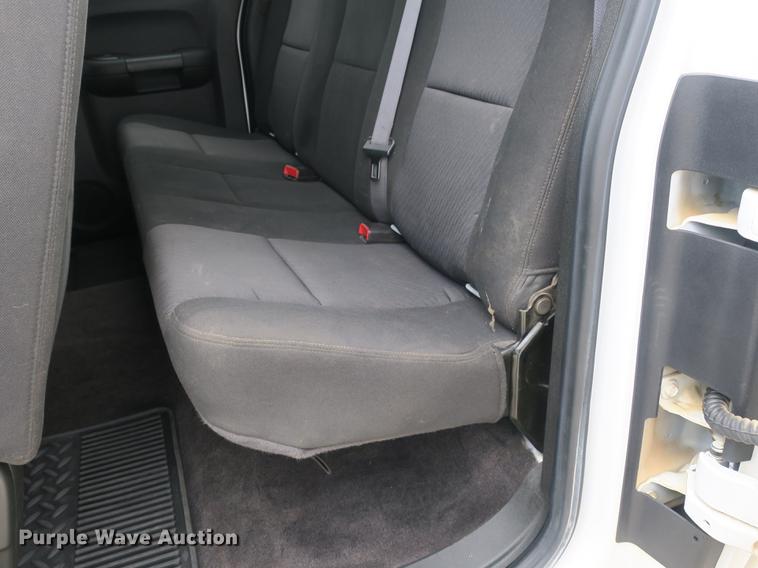 image for item DB8990 2011 Chevrolet Silverado 1500 Ext. Cab pickup truck