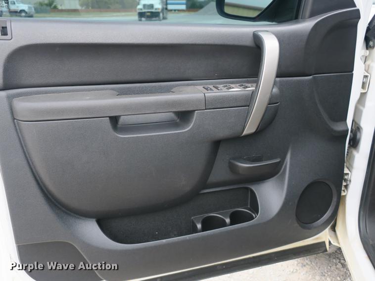 image for item DB8990 2011 Chevrolet Silverado 1500 Ext. Cab pickup truck