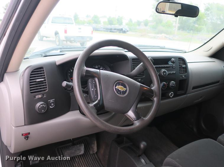 image for item DB8990 2011 Chevrolet Silverado 1500 Ext. Cab pickup truck