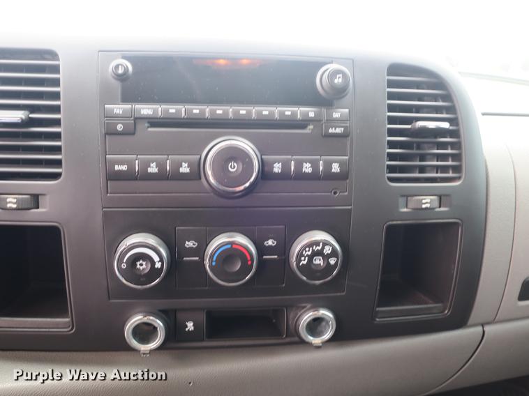 image for item DB8990 2011 Chevrolet Silverado 1500 Ext. Cab pickup truck