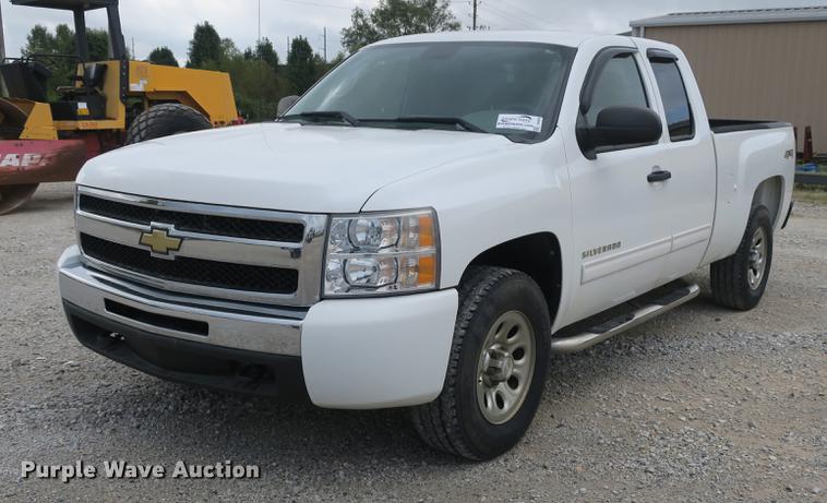 image for item DB8991 2011 Chevrolet Silverado 1500 Ext. Cab pickup truck