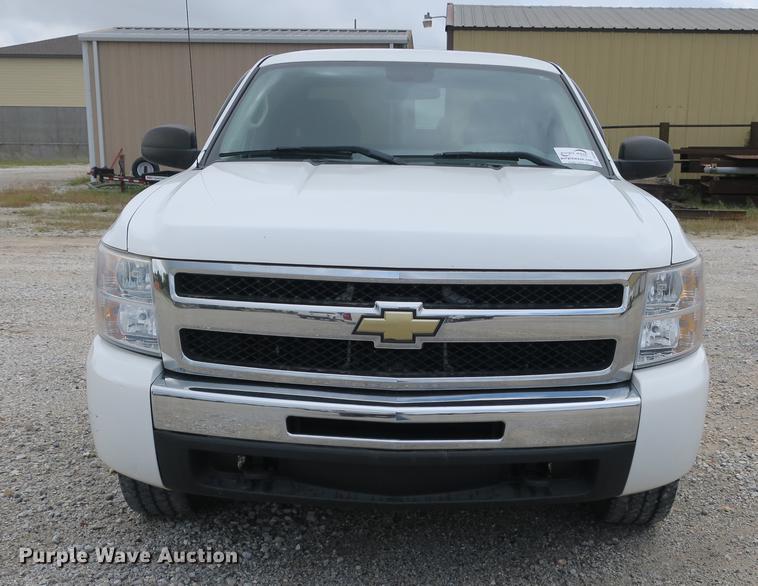 image for item DB8991 2011 Chevrolet Silverado 1500 Ext. Cab pickup truck