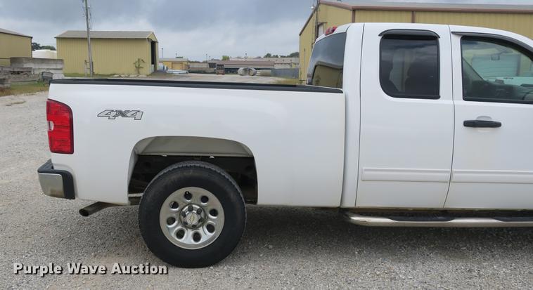 image for item DB8991 2011 Chevrolet Silverado 1500 Ext. Cab pickup truck