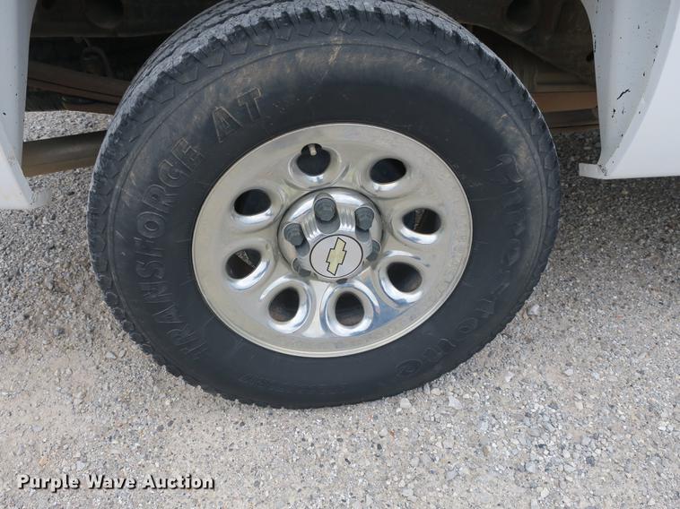 image for item DB8991 2011 Chevrolet Silverado 1500 Ext. Cab pickup truck