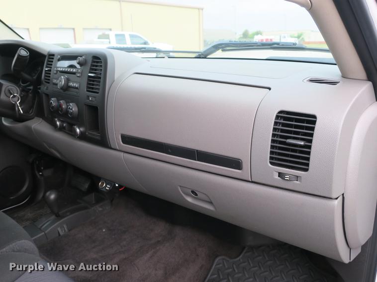 image for item DB8991 2011 Chevrolet Silverado 1500 Ext. Cab pickup truck