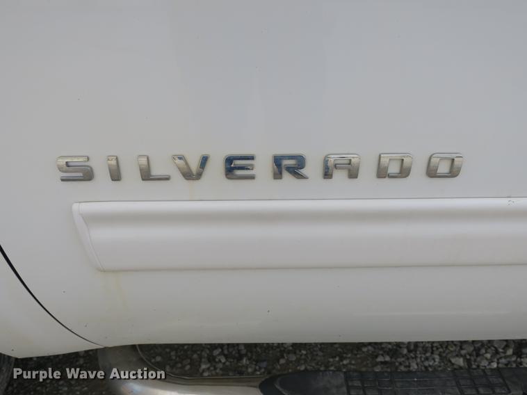 image for item DB8991 2011 Chevrolet Silverado 1500 Ext. Cab pickup truck