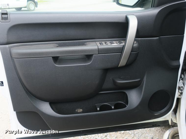 image for item DB8991 2011 Chevrolet Silverado 1500 Ext. Cab pickup truck