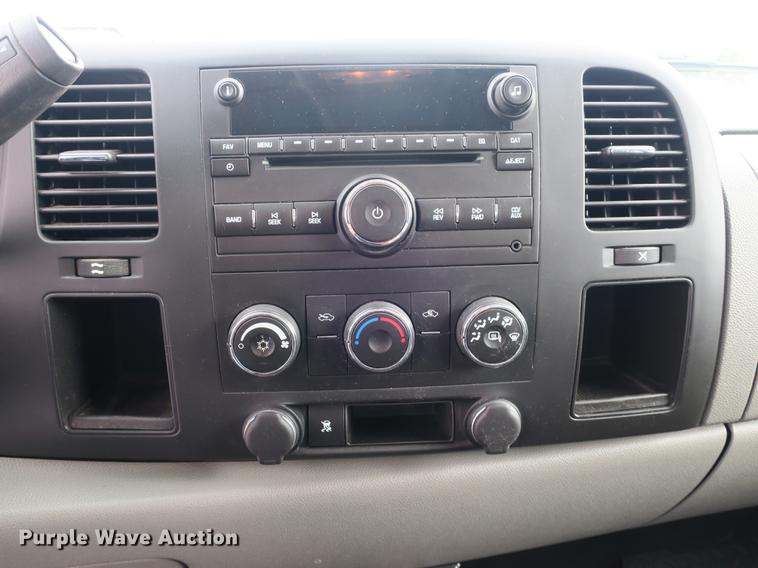 image for item DB8991 2011 Chevrolet Silverado 1500 Ext. Cab pickup truck