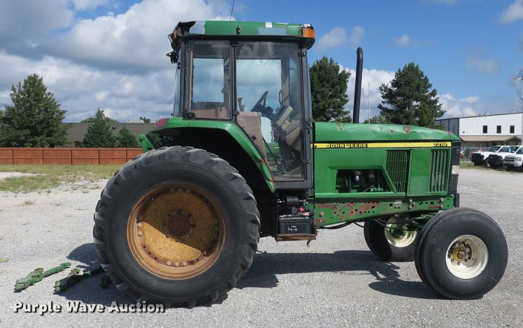 image for item DB8994 John Deere 7210 tractor