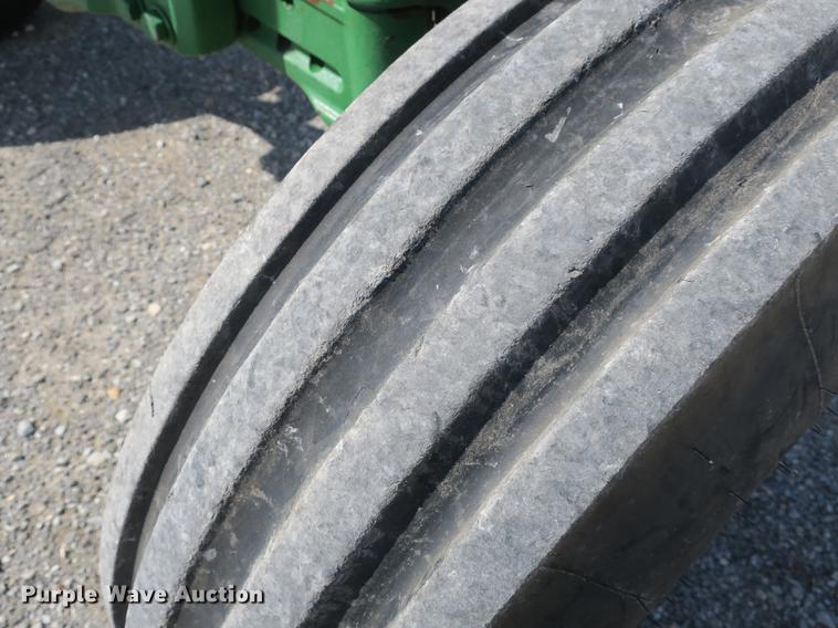 image for item DB8994 John Deere 7210 tractor