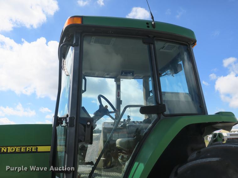 image for item DB8994 John Deere 7210 tractor