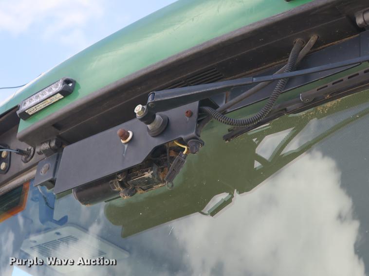 image for item DB8994 John Deere 7210 tractor