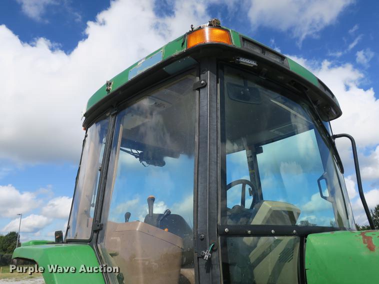 image for item DB8994 John Deere 7210 tractor