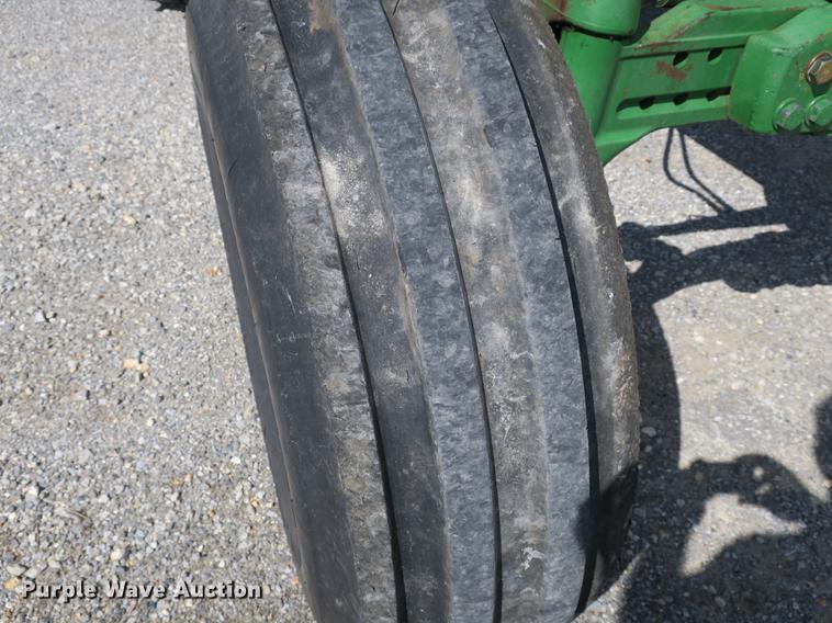 image for item DB8994 John Deere 7210 tractor