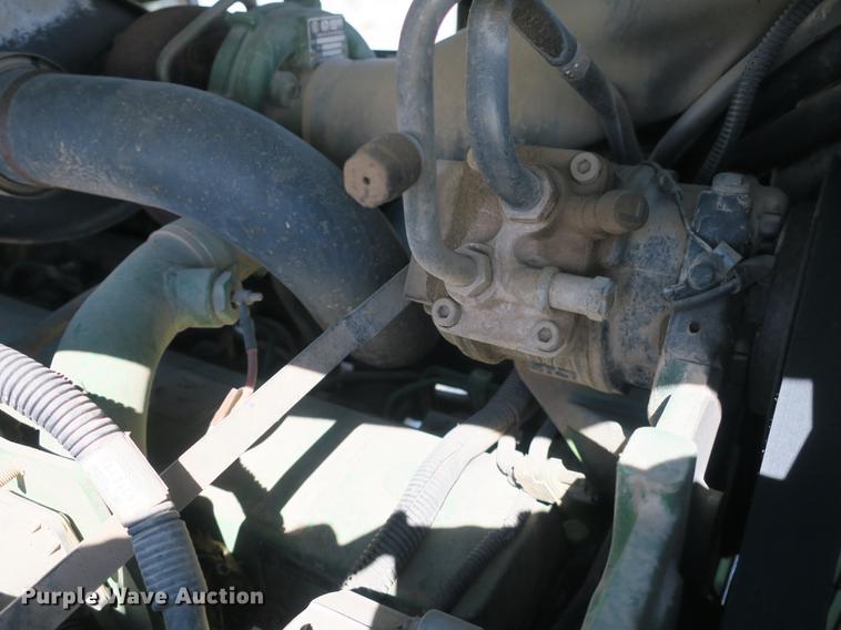 image for item DB8994 John Deere 7210 tractor