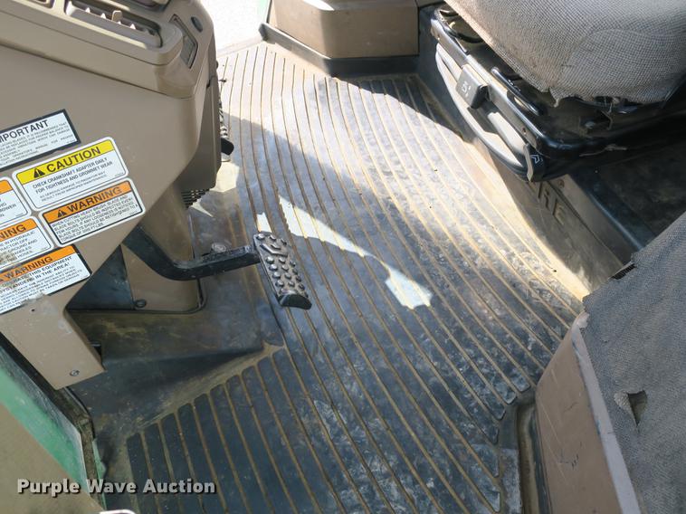 image for item DB8994 John Deere 7210 tractor