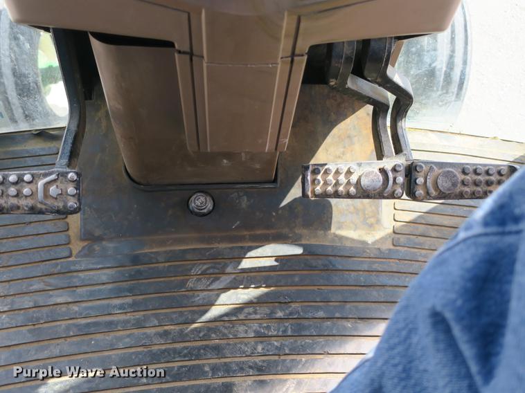 image for item DB8994 John Deere 7210 tractor