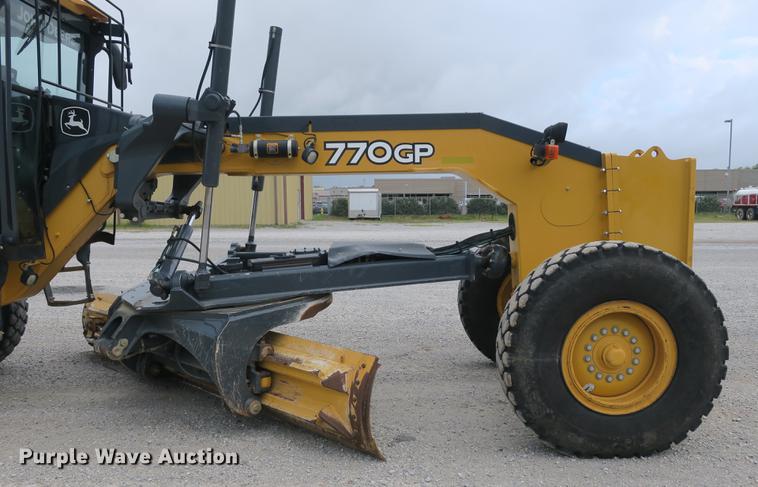 image for item DB8995 2012 John Deere 770GP motor grader