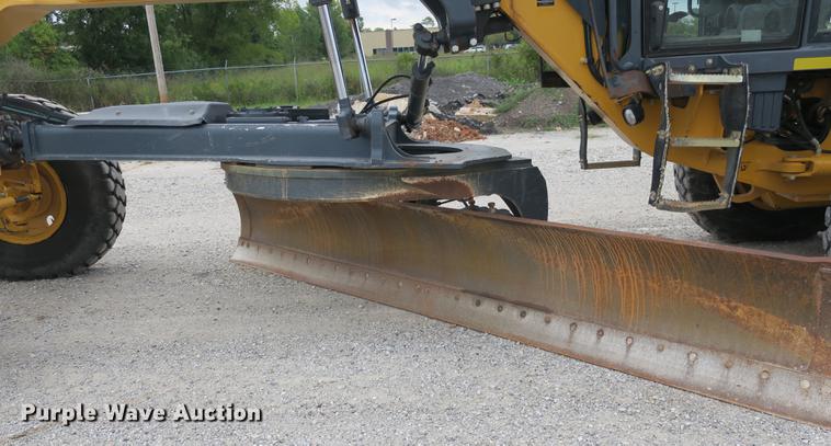 image for item DB8995 2012 John Deere 770GP motor grader