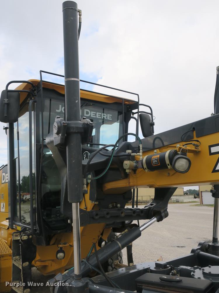 image for item DB8995 2012 John Deere 770GP motor grader