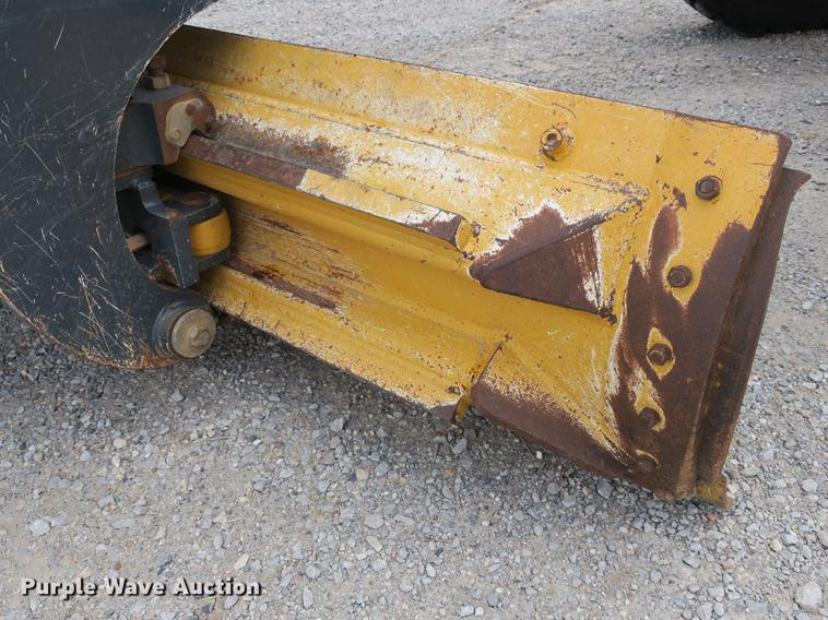 image for item DB8995 2012 John Deere 770GP motor grader