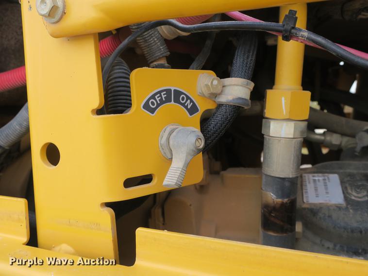 image for item DB8995 2012 John Deere 770GP motor grader