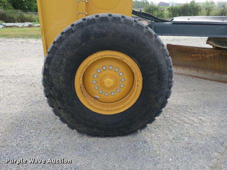 image for item DB8995 2012 John Deere 770GP motor grader