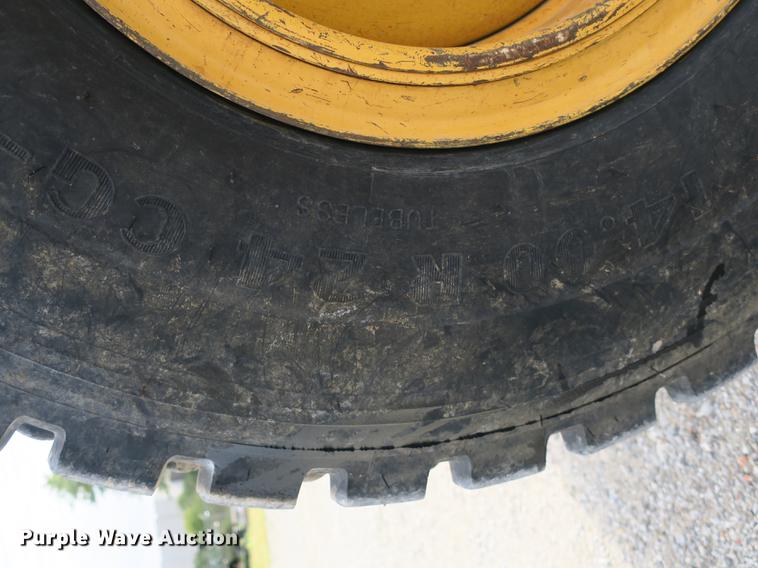 image for item DB8995 2012 John Deere 770GP motor grader