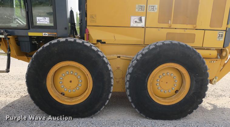 image for item DB8995 2012 John Deere 770GP motor grader