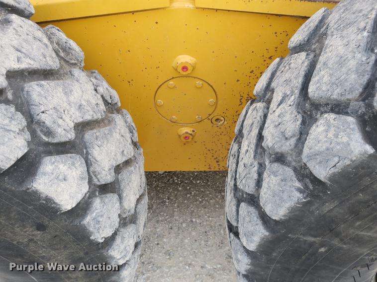 image for item DB8995 2012 John Deere 770GP motor grader