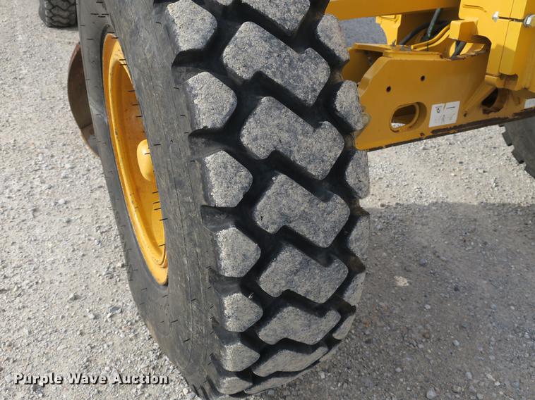 image for item DB8995 2012 John Deere 770GP motor grader