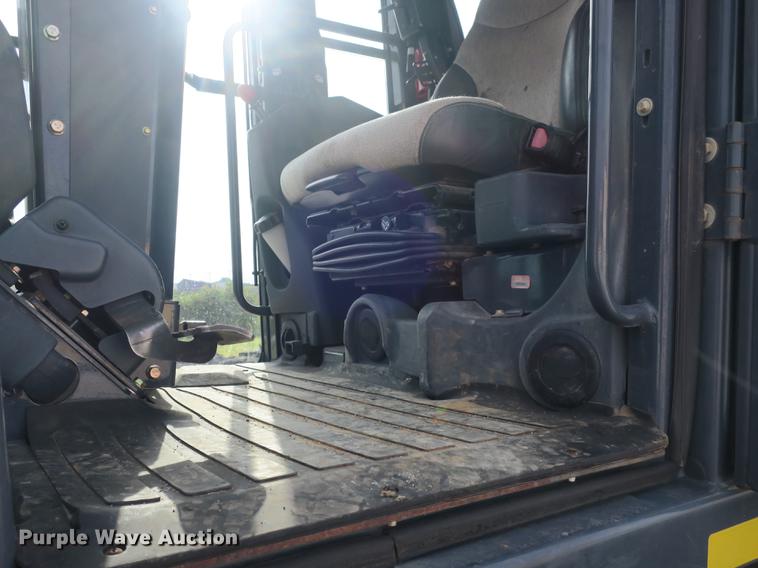 image for item DB8995 2012 John Deere 770GP motor grader