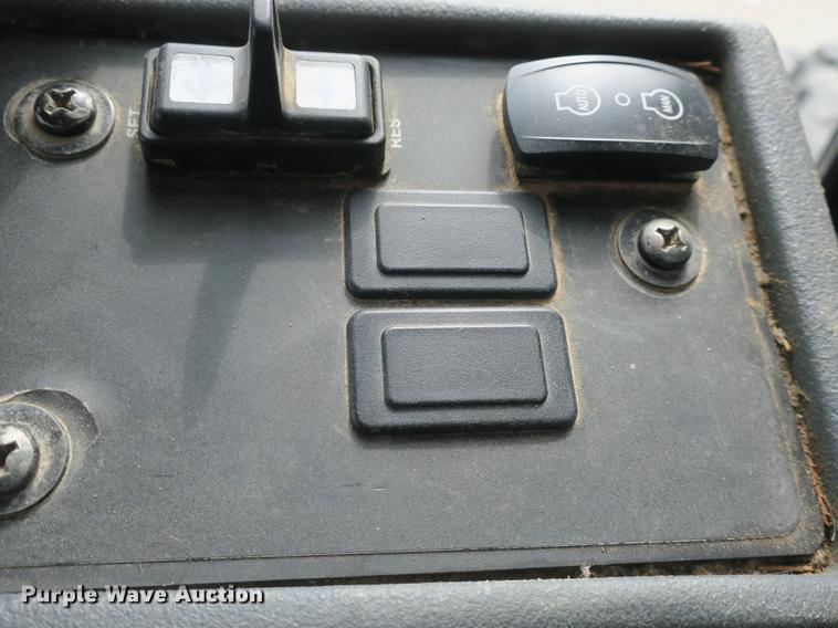 image for item DB8995 2012 John Deere 770GP motor grader