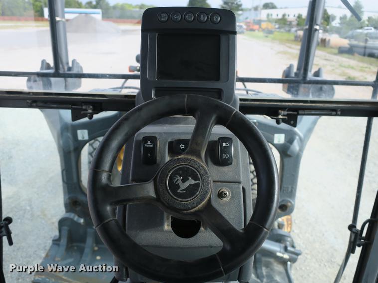 image for item DB8995 2012 John Deere 770GP motor grader