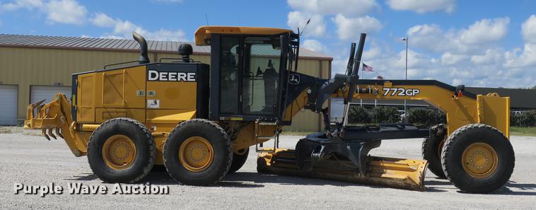 image for item DB8997 2012 John Deere 772GP motor grader