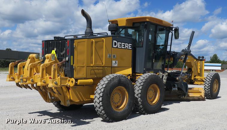 image for item DB8997 2012 John Deere 772GP motor grader