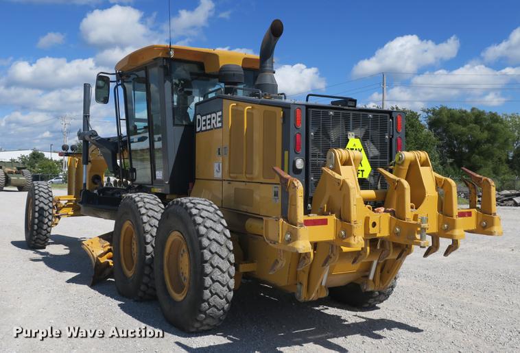 image for item DB8997 2012 John Deere 772GP motor grader