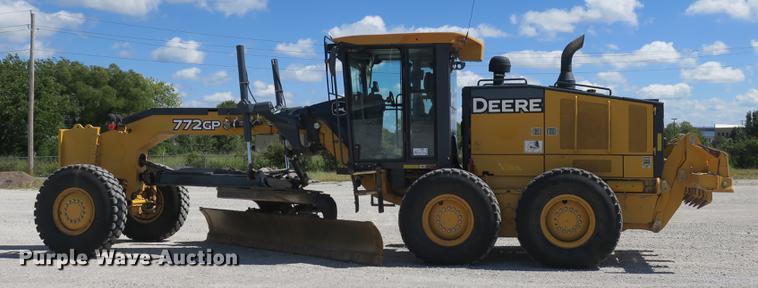 image for item DB8997 2012 John Deere 772GP motor grader