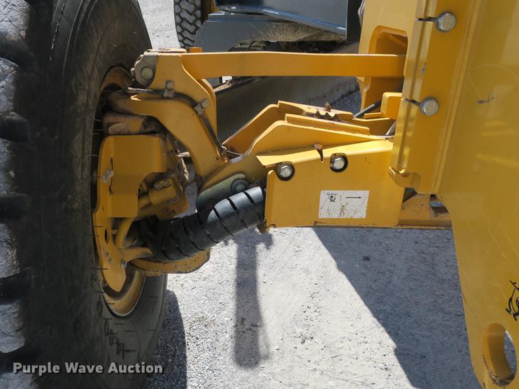 image for item DB8997 2012 John Deere 772GP motor grader